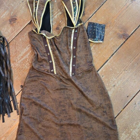 Adult Warrior Queen Costume Size Small - Picture 5 of 10